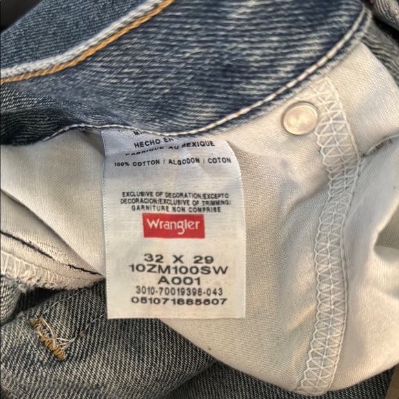 Wrangler Jeans Men's 32 x 29 Classic Five Pocket - Picture 6 of 6
